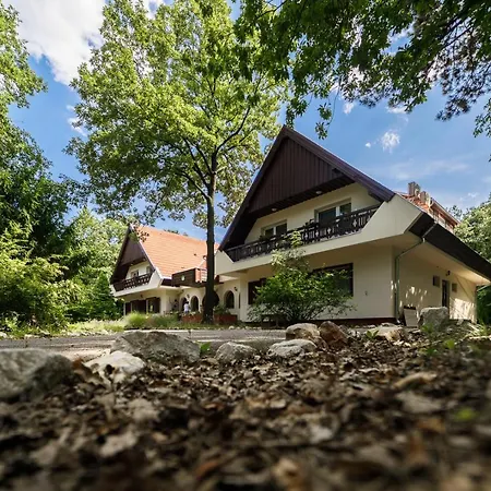 Zseri Vadaszhaz