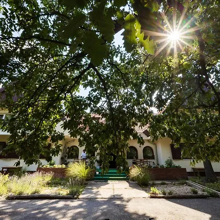 Zseri Vadaszhaz 3*