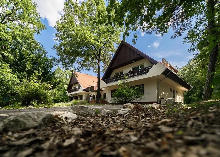 Zseri Vadaszhaz